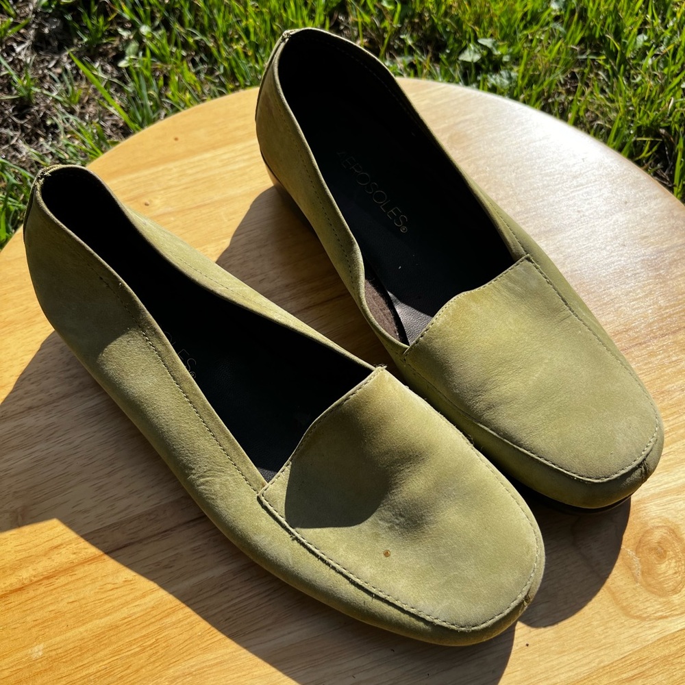 AEROSOLES 5pair Women’s Sz 7 Flats - White, Silver, Burgundy, Olive, Yellow - Picture 8 of 12
